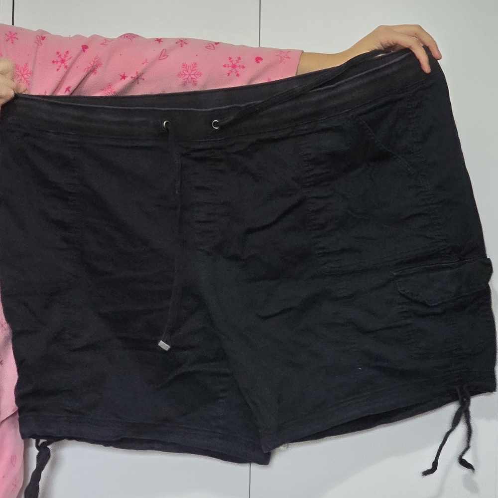 Terra & Sky Black Shorts, Plus 4